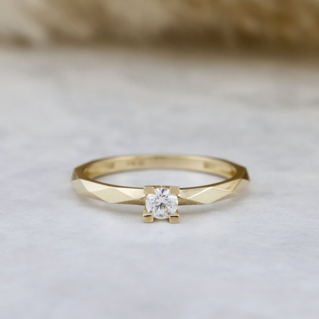 - Bagues Bague solitaire Facette en or 10K