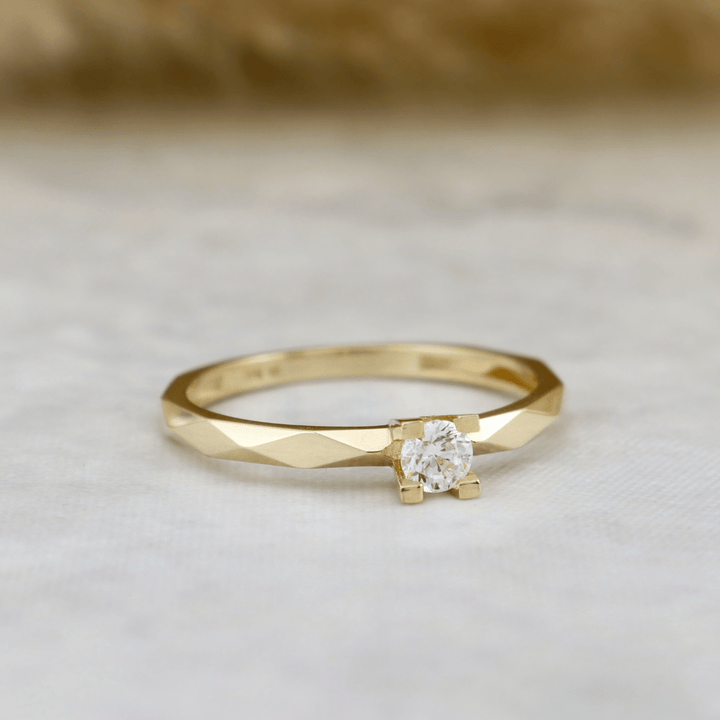 - Bagues Bague solitaire Facette en or 10K