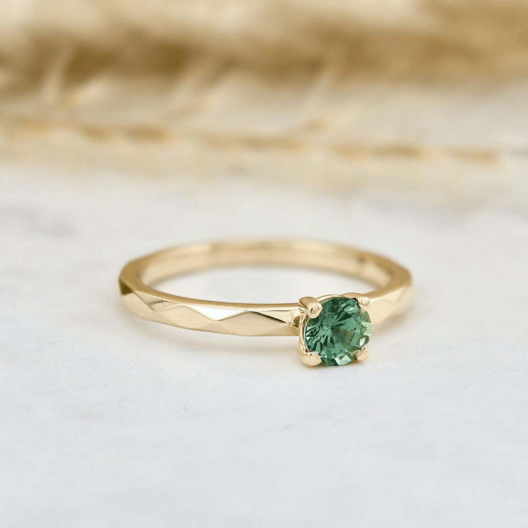 Bague solitaire Facette Saphir Bleu Vert Mathieu Blanchard Bagues Bague solitaire Facette Saphir Teal - Sur mesure | Mathieu Blanchard Mathieu Blanchard Joaillerie