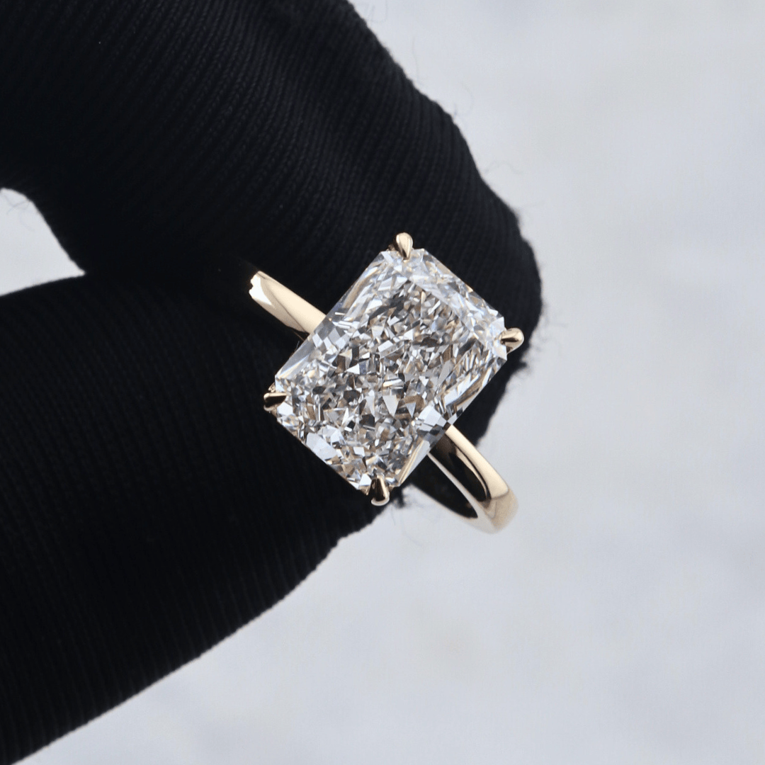 Mathieu Blanchard Bagues Bague Solitaire Halo Diamant Radiant 3,8 ct