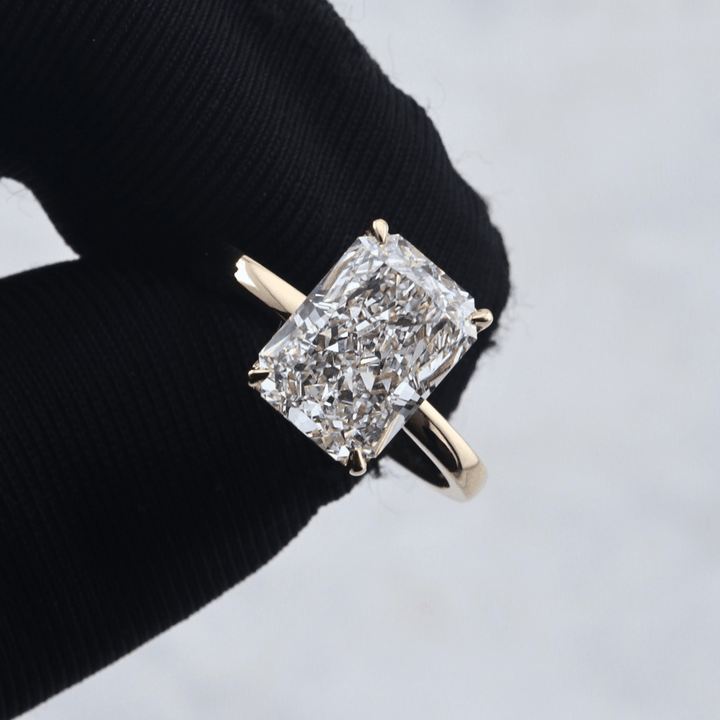 Mathieu Blanchard Bagues Bague Solitaire Halo Diamant Radiant 3,8 ct