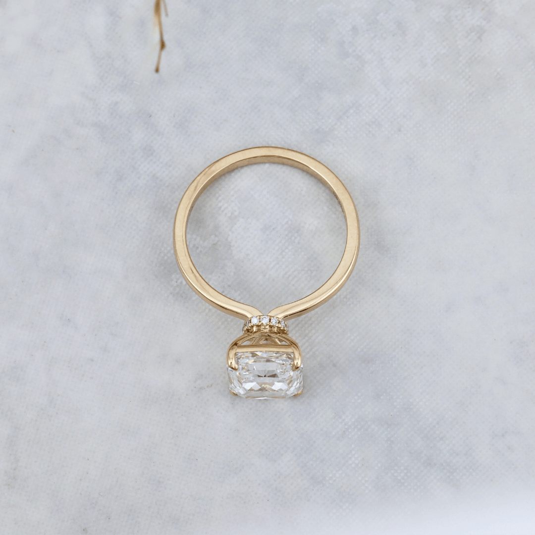 Bague Solitaire Halo Diamant Radiant 3,8 ct Mathieu Blanchard Bagues Bague Boucle Solitaire Halo Diamant Radiant 3,8 ct | Mathieu Blanchard Mathieu Blanchard Joaillerie