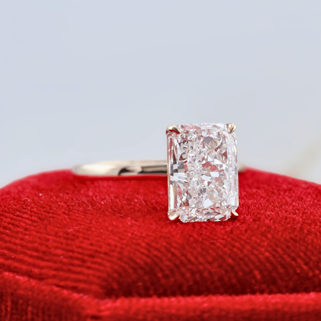 Bague Solitaire Halo Diamant Radiant 3,8 ct Mathieu Blanchard Bagues Bague Boucle Solitaire Halo Diamant Radiant 3,8 ct | Mathieu Blanchard Mathieu Blanchard Joaillerie