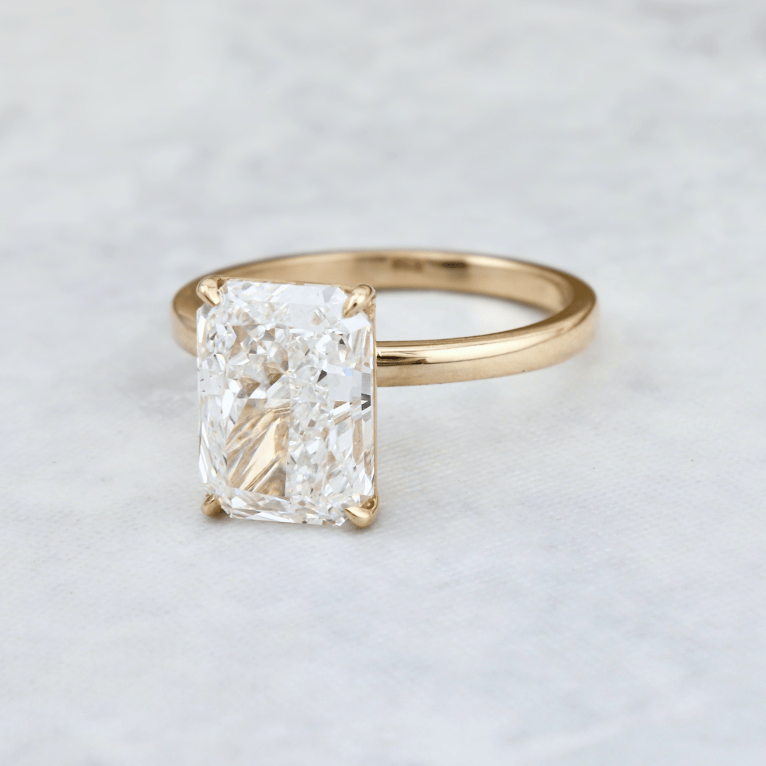 Bague Solitaire Halo Diamant Radiant 3,8 ct Mathieu Blanchard Bagues Bague Boucle Solitaire Halo Diamant Radiant 3,8 ct | Mathieu Blanchard Mathieu Blanchard Joaillerie
