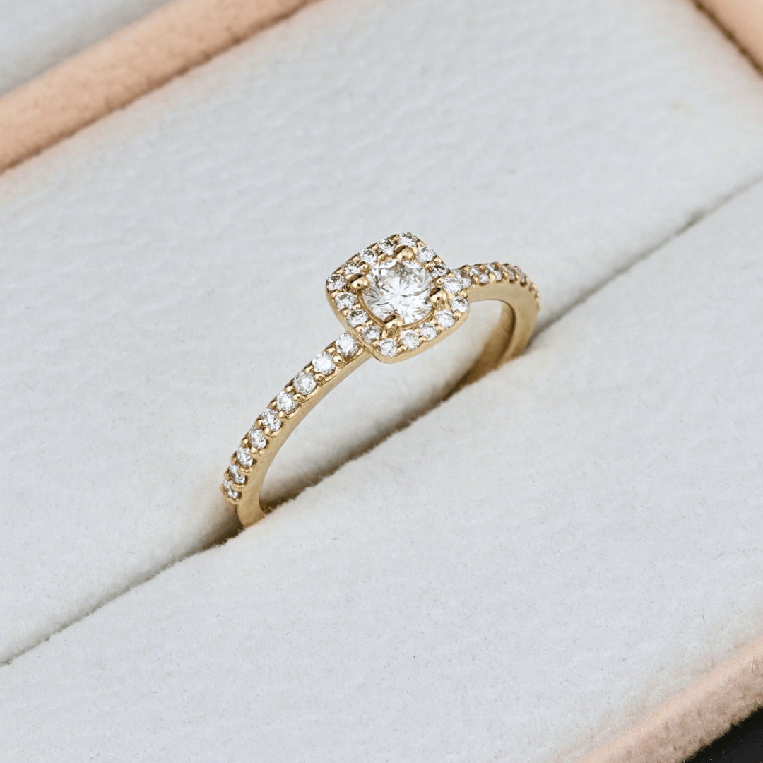 Bague solitaire Halo diamants 0.45 ctw Mathieu Blanchard Bagues Bague solitaire Halo diamants 0.45 ctw | Mathieu Blanchard Joaillerie Mathieu Blanchard Joaillerie