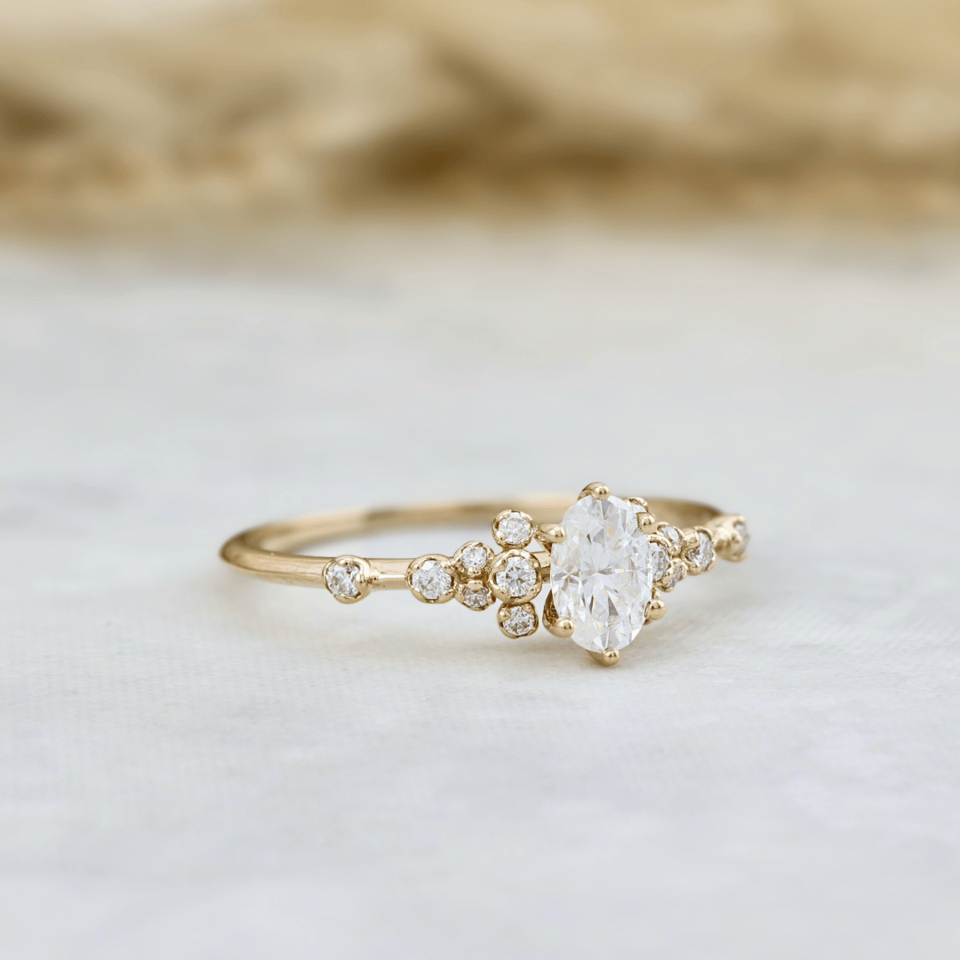 Mathieu Blanchard Bagues Bague solitaire Nuage Ovale en or 10K ou argent sterling et moissanites