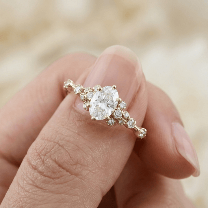 Mathieu Blanchard Bagues Bague solitaire Nuage Ovale en or 10K ou argent sterling et moissanites