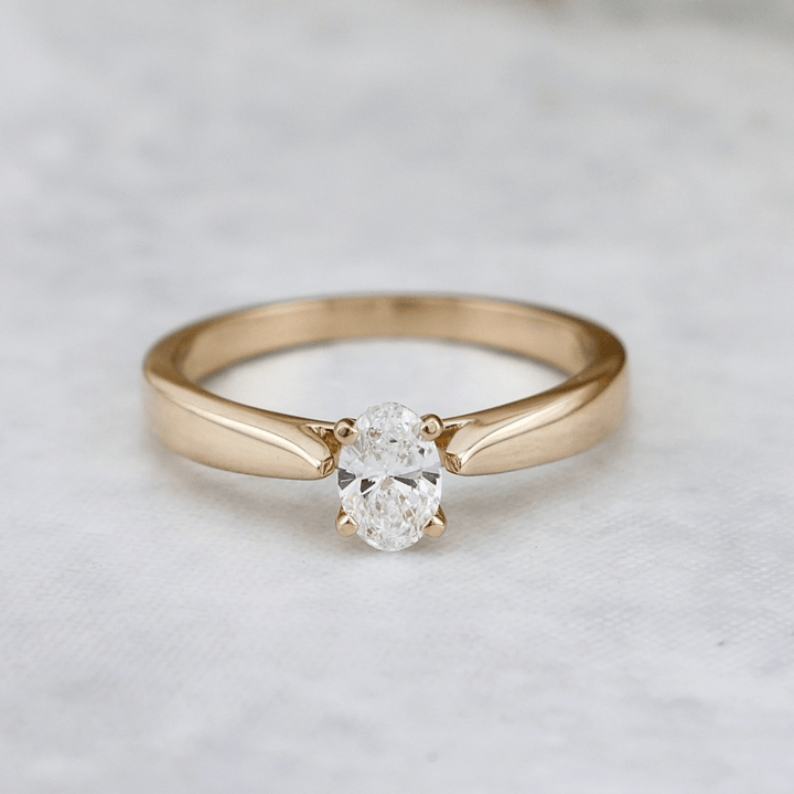 Mathieu Blanchard Bagues Grandeur 6 / Doré / Or 14K Bague solitaire Oval en or 14K - 18K et diamant 0,5 ct