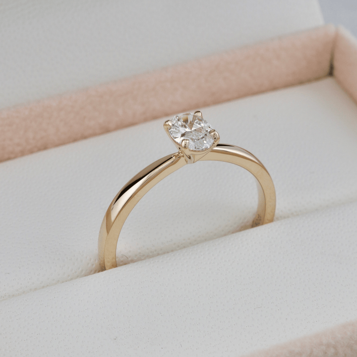 Mathieu Blanchard Bagues Bague solitaire Oval en or 14K et diamant 0,5 ct