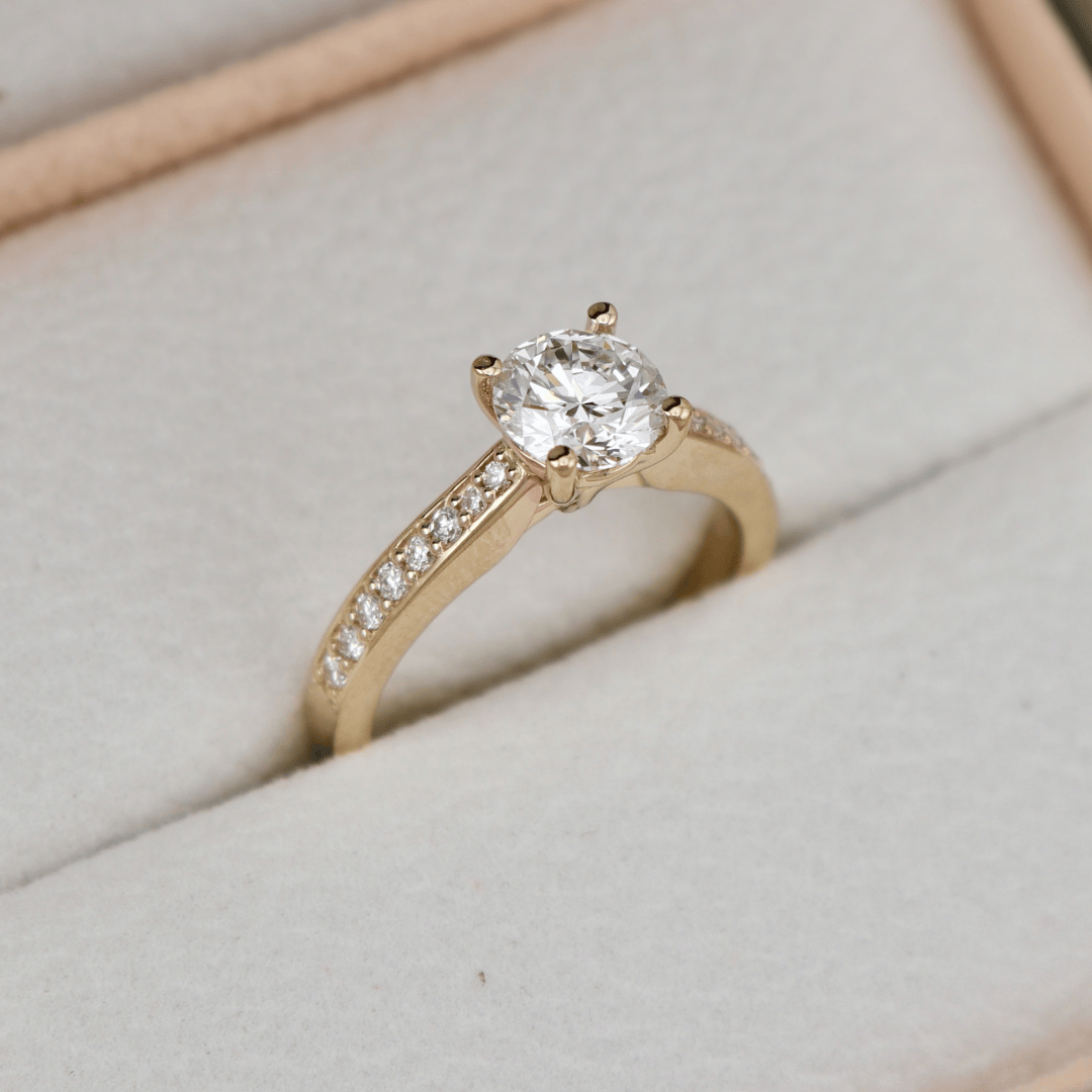 Bague solitaire Pavé et diamant 1 ct Mathieu Blanchard Bagues Bague de fiançailles solitaire pavée - 1ct | Mathieu Blanchard Mathieu Blanchard Joaillerie