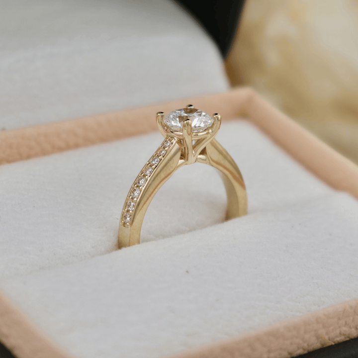 Bague solitaire Pavé et diamant 1 ct Mathieu Blanchard Bagues Bague de fiançailles solitaire pavée - 1ct | Mathieu Blanchard Mathieu Blanchard Joaillerie