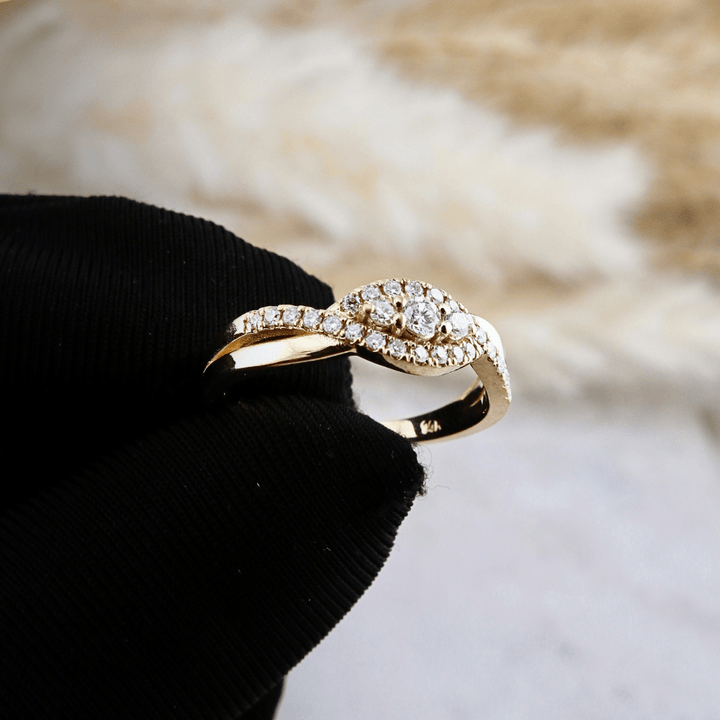 Bague Torsade et diamants Mathieu Blanchard Bagues Bague sur mesure - Diamants Torsade en or 18K | Mathieu Blanchard Mathieu Blanchard Joaillerie