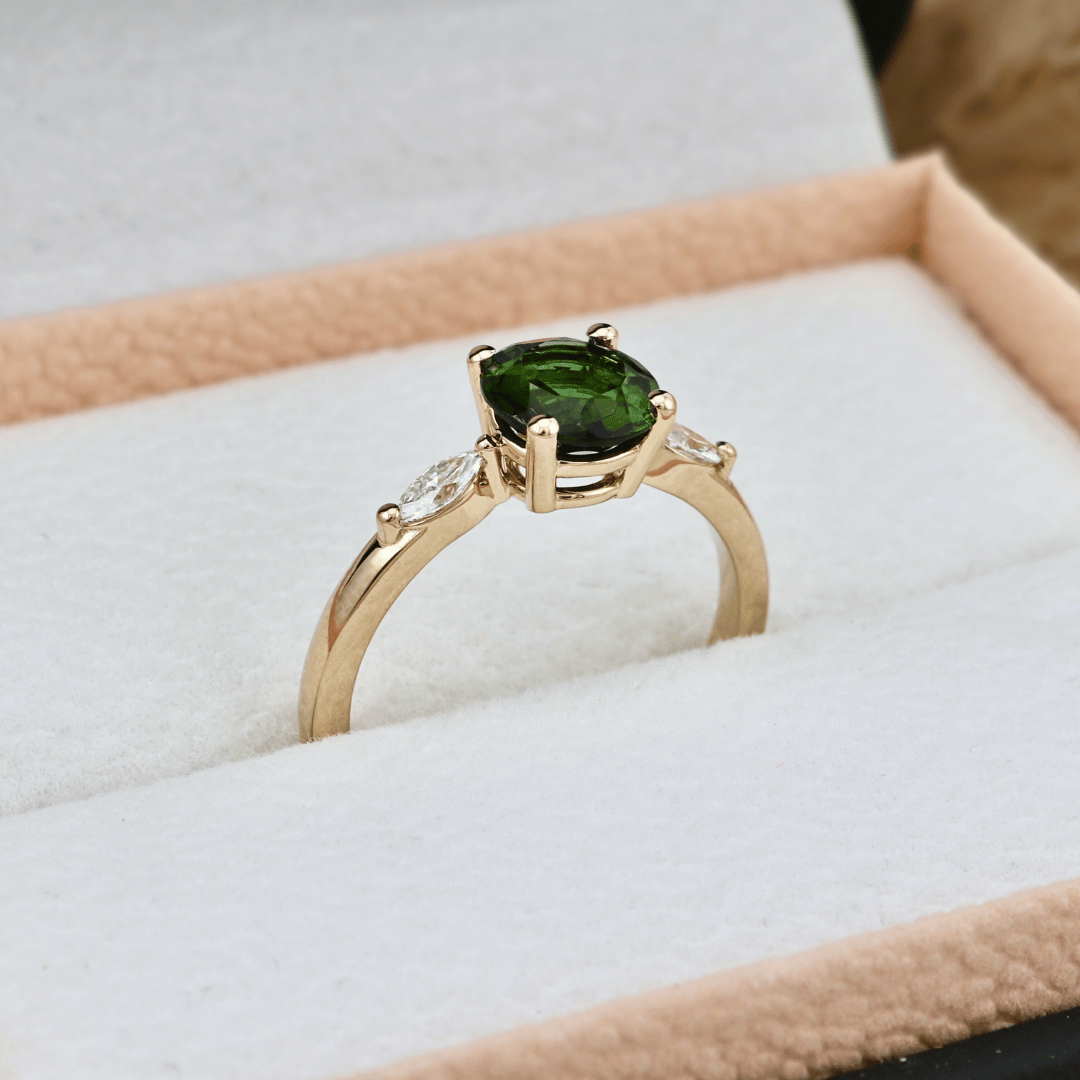 Bague Tourmaline et Diamants Mathieu Blanchard Bagues Bague sur mesure Tourmaline verte et Diamants | Mathieu Blanchard Mathieu Blanchard Joaillerie