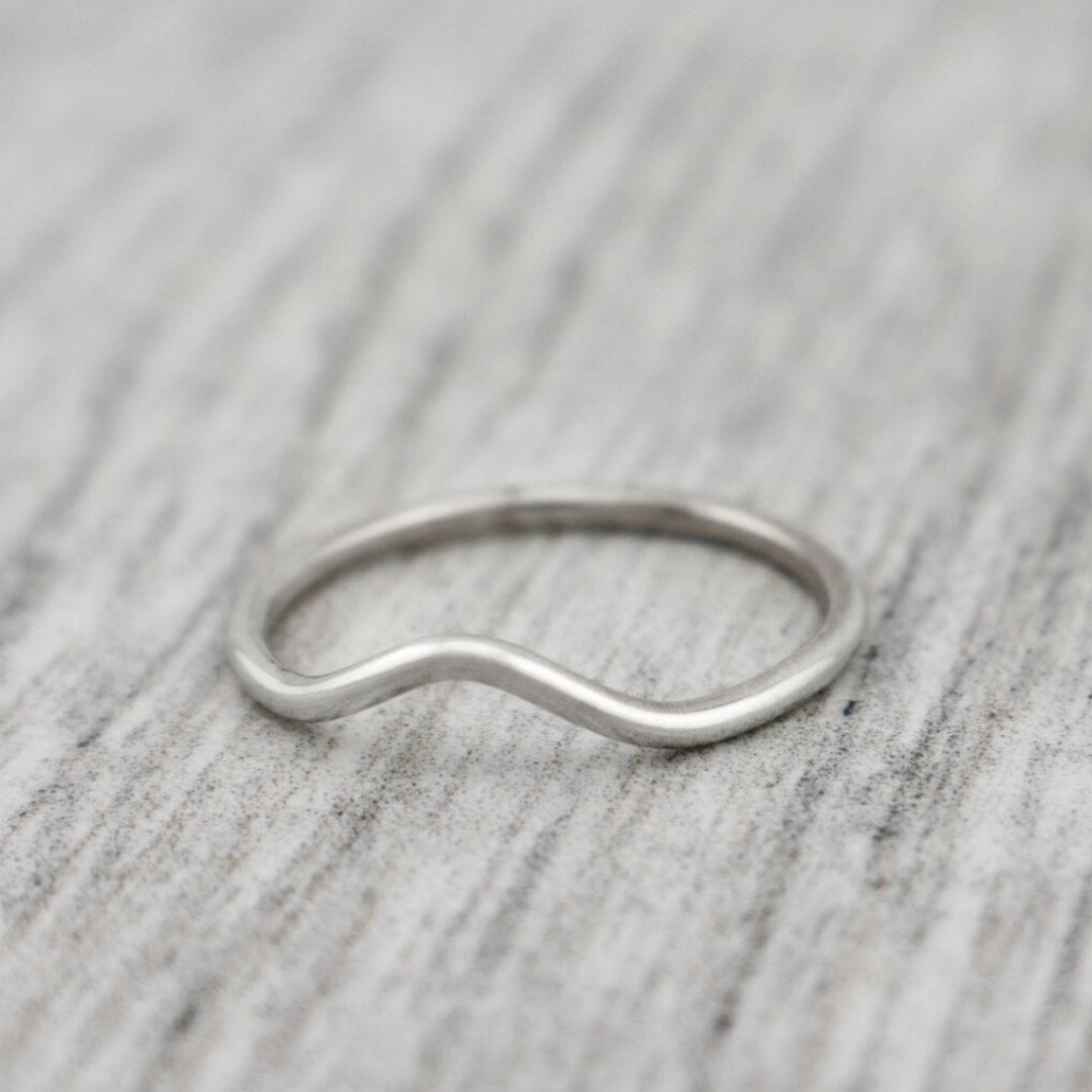 Audrey Seyer Bague V minimaliste en argent sterling