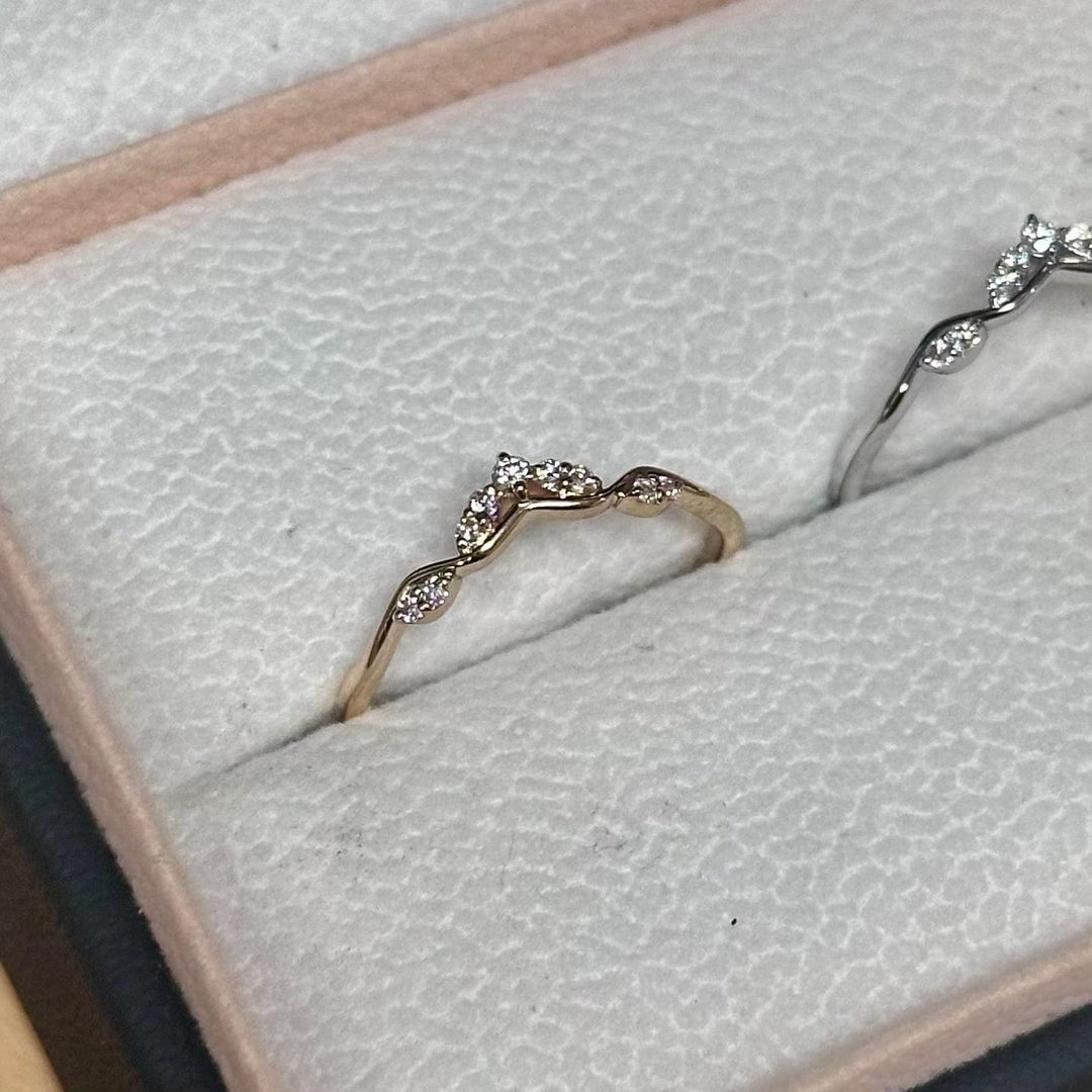 Mathieu Blanchard Bague Vague en or 10K et moissanites