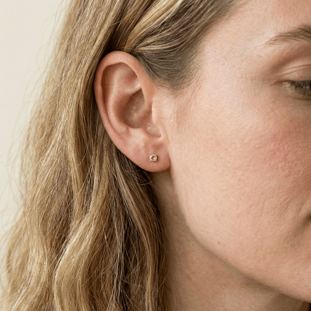 Mathieu Blanchard Boucles d'oreilles Boucles d'oreilles Classiques en or jaune 14K et saphirs