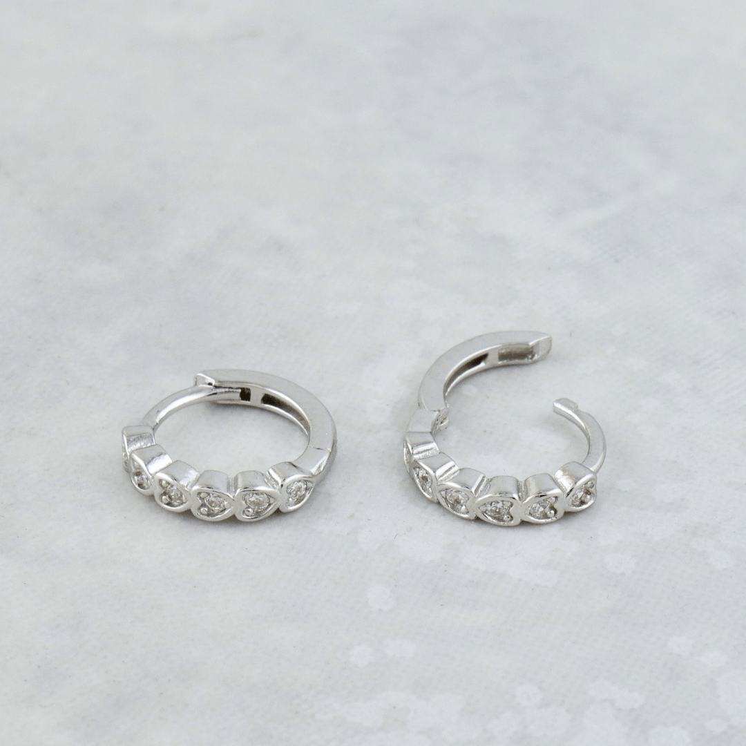 Mathieu Blanchard Boucles d'oreilles Boucles d'oreilles Huggies Coeurs en argent sterling