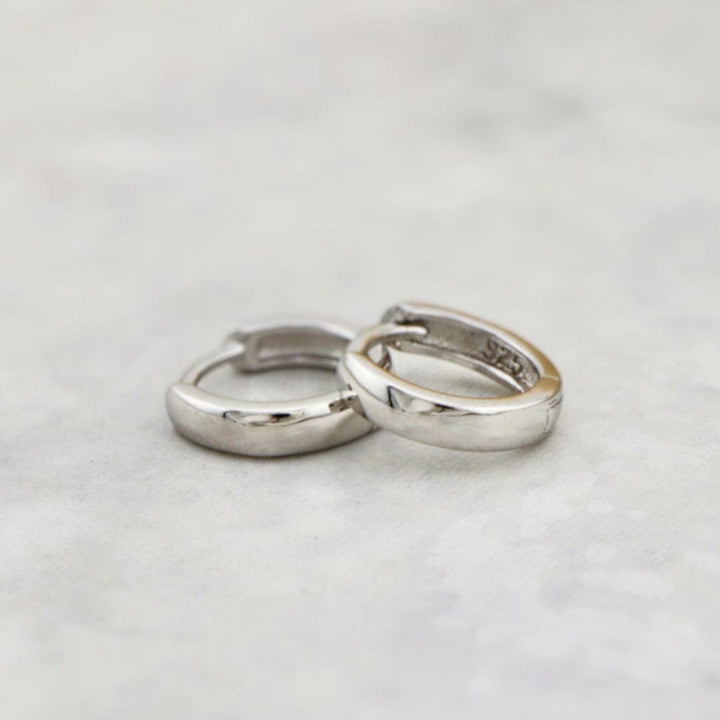 Mathieu Blanchard Boucles d'oreilles 12 mm Boucles d'oreilles Huggies Minimalistes en argent sterling