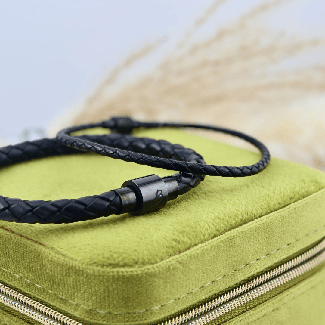 Bracelet Classique en cuir et en acier inoxydable Mathieu Blanchard Bracelets Bracelet Classique en cuir tressé 3mm noir | Mathieu Blanchard Mathieu Blanchard Joaillerie