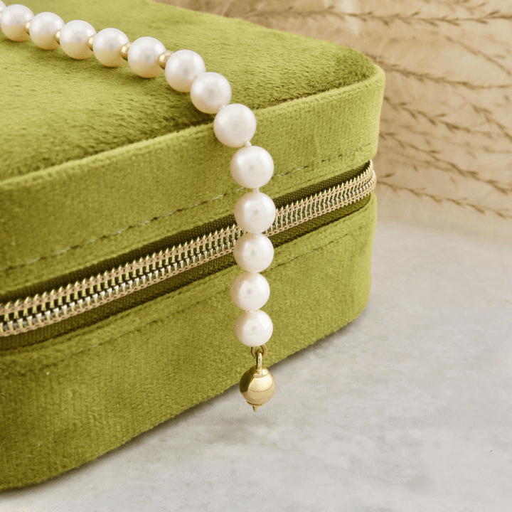 Bracelet de perles 6 mm et en or jaune 14K Mathieu Blanchard Joaillerie Bracelet Perles  6mm - AAA  et or 14K | Mathieu Blanchard Mathieu Blanchard Joaillerie