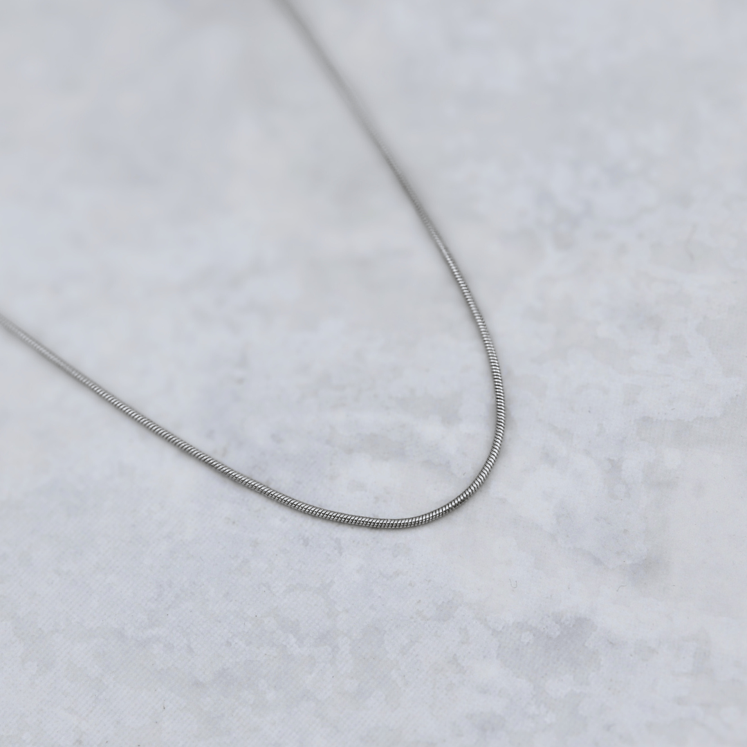 Chaîne Serpentine en acier inoxydable Mathieu Blanchard Colliers Acier inoxydable PCHM17375S Chaine Serpentine 1mm en acier inoxydable | Mathieu Blanchard Mathieu Blanchard Joaillerie