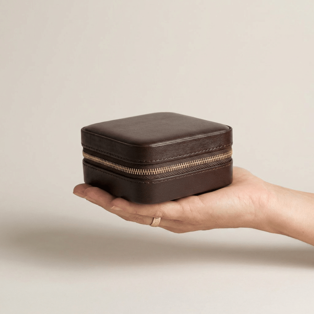 Coffret à bijoux en cuir Cabine Marron Mathieu Blanchard ACCESSOIRES PCOM20068S-marron Coffret à bijoux Cabine en cuir marron | Voyage &amp; rangement Mathieu Blanchard Joaillerie