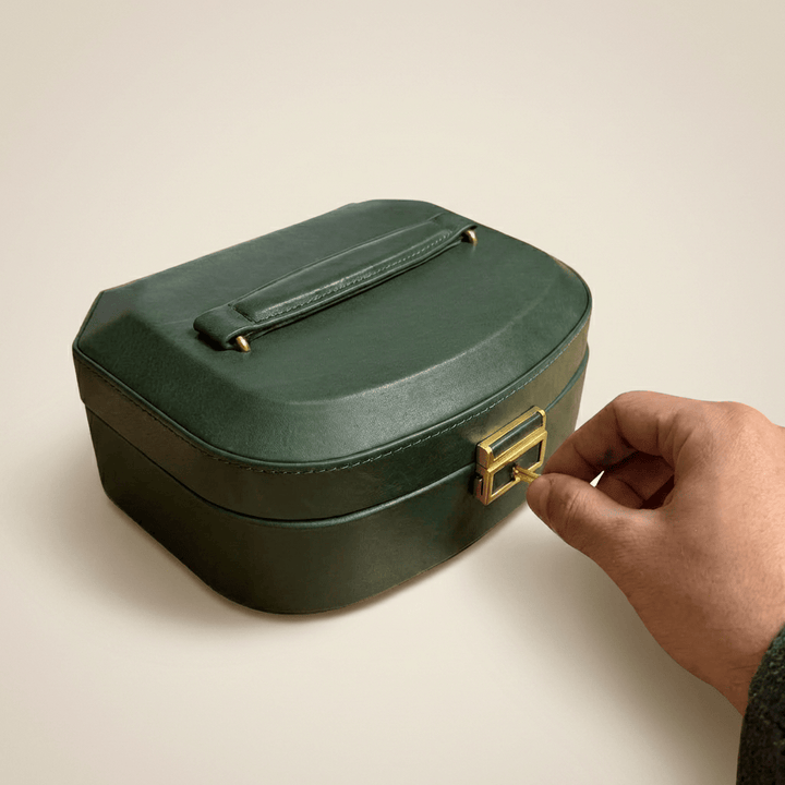 Mathieu Blanchard ACCESSOIRES Coffret à bijoux en cuir Grand Tour - Vert