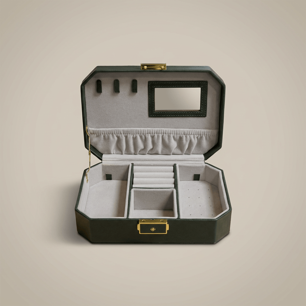 Coffret à bijoux en cuir Week end Vert Mathieu Blanchard ACCESSOIRES PCOM20070S-vert Coffret à bijoux en cuir vert Week-end | Miroir et rangements Mathieu Blanchard Joaillerie