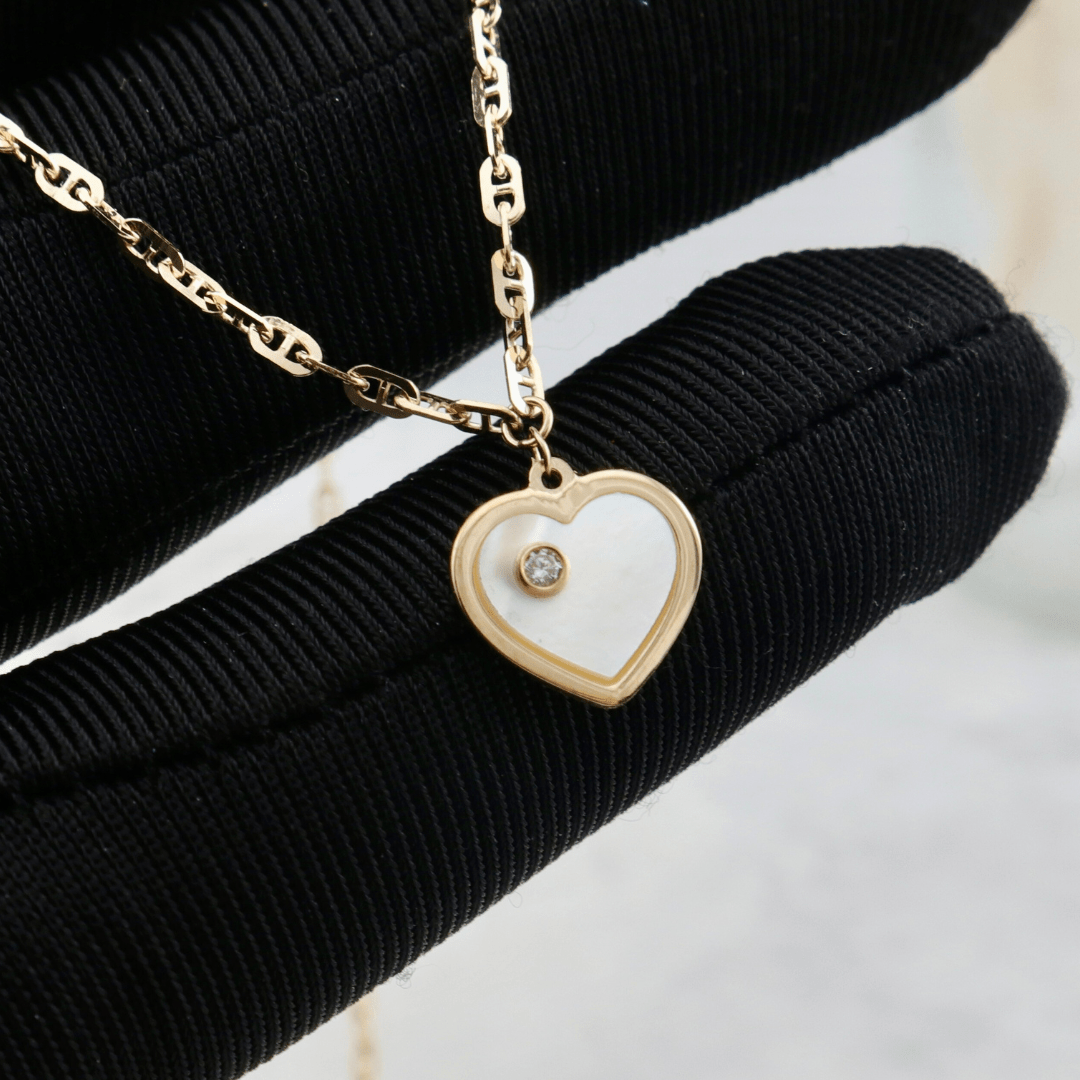 Collier Cœur Nacré en or jaune 10K - Colliers Or jaune 10K AR80-36 Collier Coeur en nacre en or 10K | Bijouterie Mathieu Blanchard Mathieu Blanchard Joaillerie