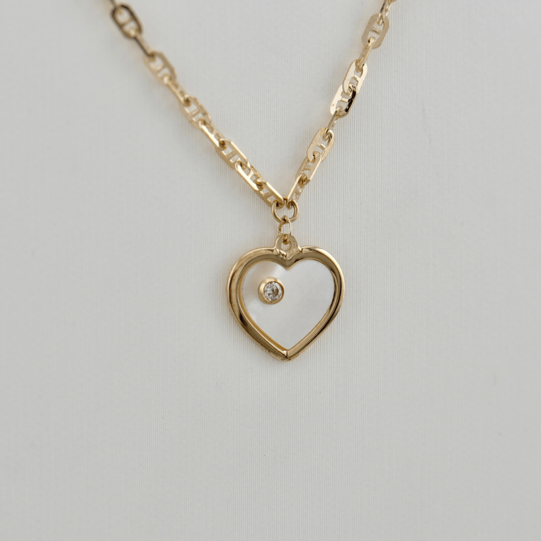 Collier Cœur Nacré en or jaune 10K - Colliers Or jaune 10K AR80-36 Collier Coeur en nacre en or 10K | Bijouterie Mathieu Blanchard Mathieu Blanchard Joaillerie