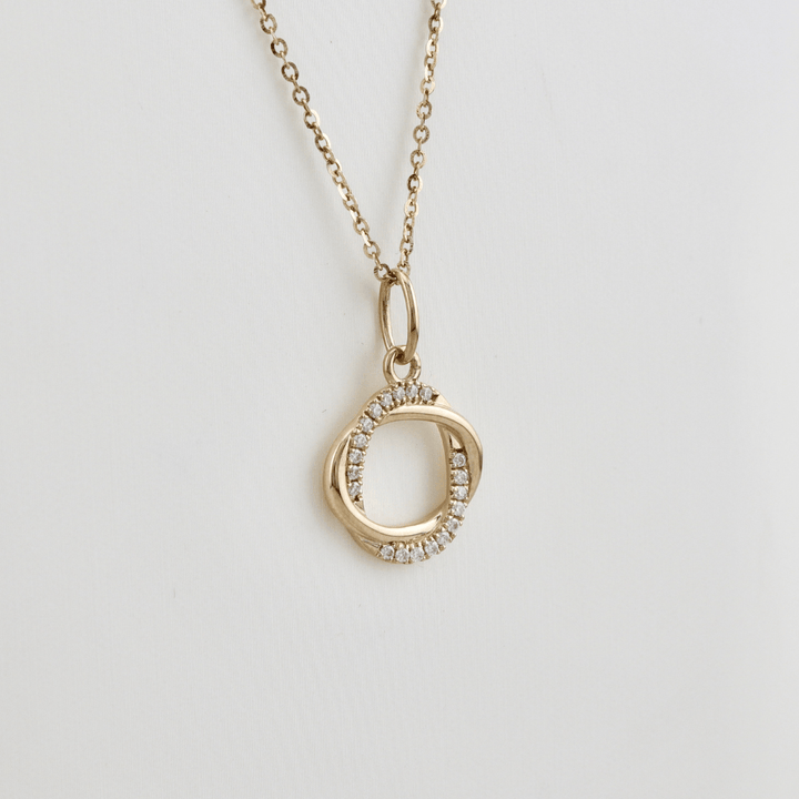 Mathieu Blanchard Boucles d'oreilles Doré / Or 10K Collier Entrelacées en or 10K et moissanites