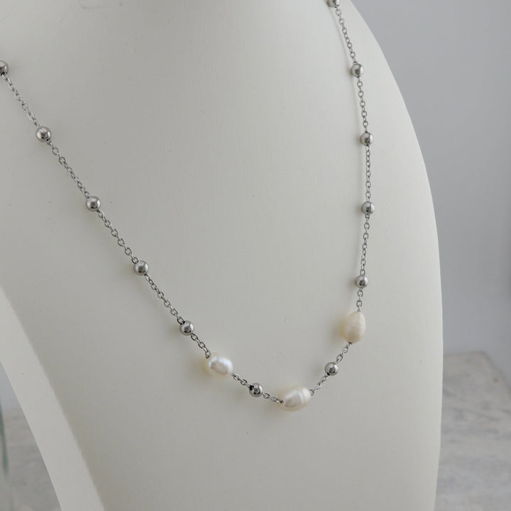 Collier et perles baroques en acier inoxydable Mathieu Blanchard collier Collier en acier inox et perles baroques | Mathieu Blanchard Mathieu Blanchard Joaillerie