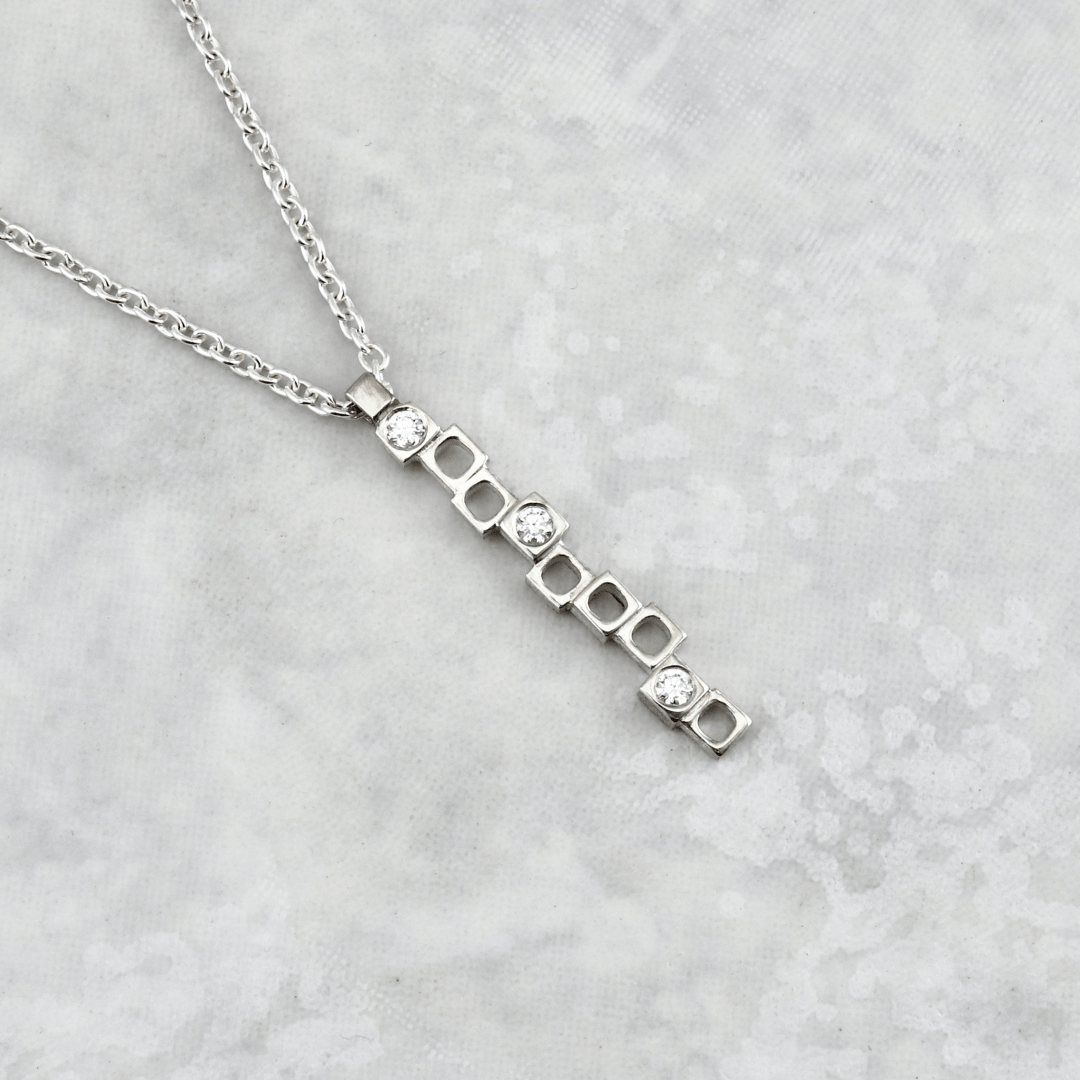 Christine Dwane Collier Geometrica en argent sterling et diamants