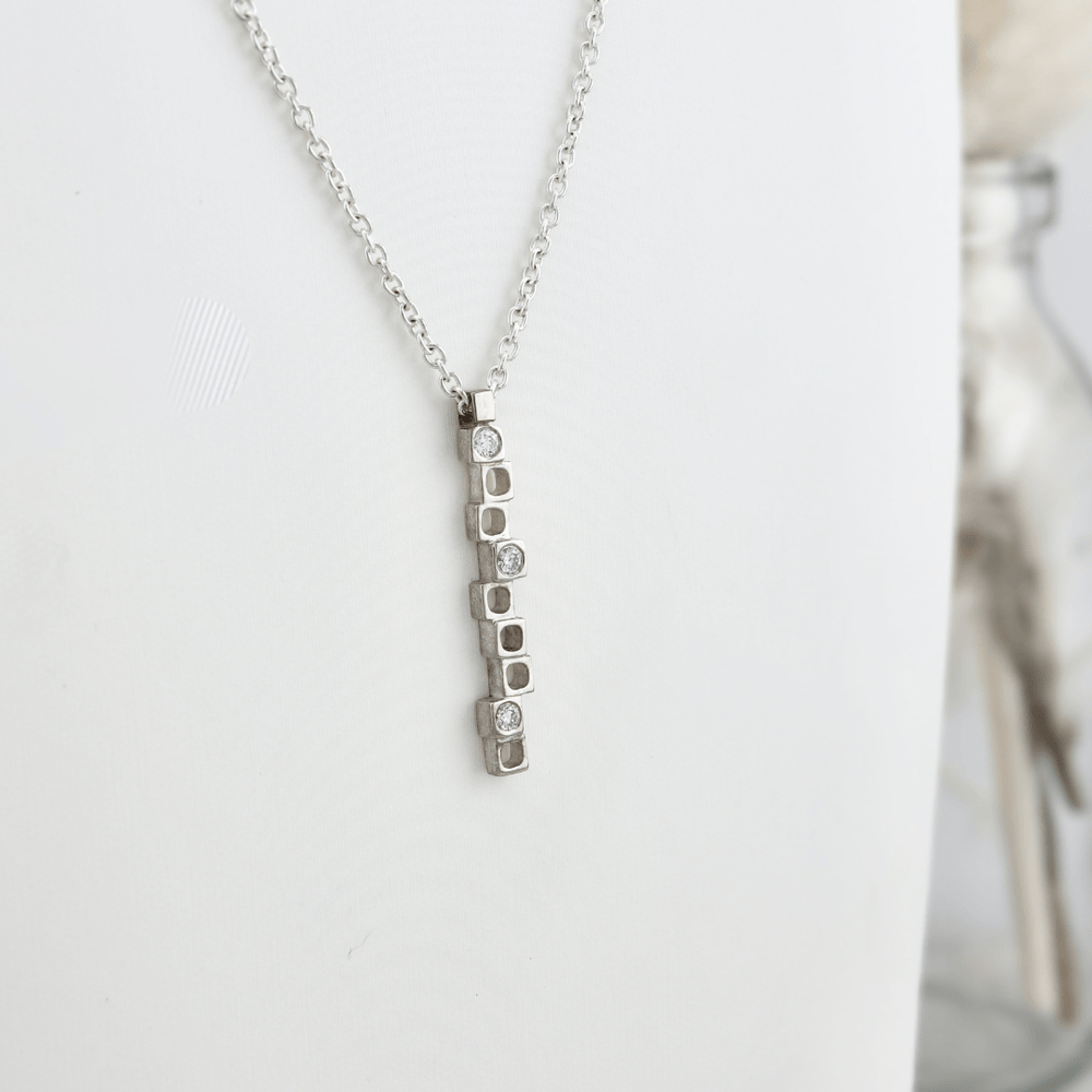 Christine Dwane Collier Geometrica en argent sterling et diamants