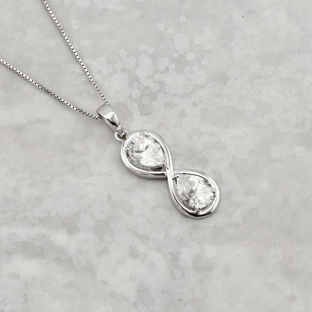Mathieu Blanchard collier Argent / Or 10K Collier Infini Poire en or 10K et moissanites