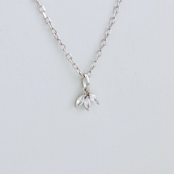 Collier Oasis en argent sterling Mathieu Blanchard Argent sterling PCOAM12760S Collier Triple Marquise CZ en argent sterling | Mathieu Blanchard Mathieu Blanchard Joaillerie