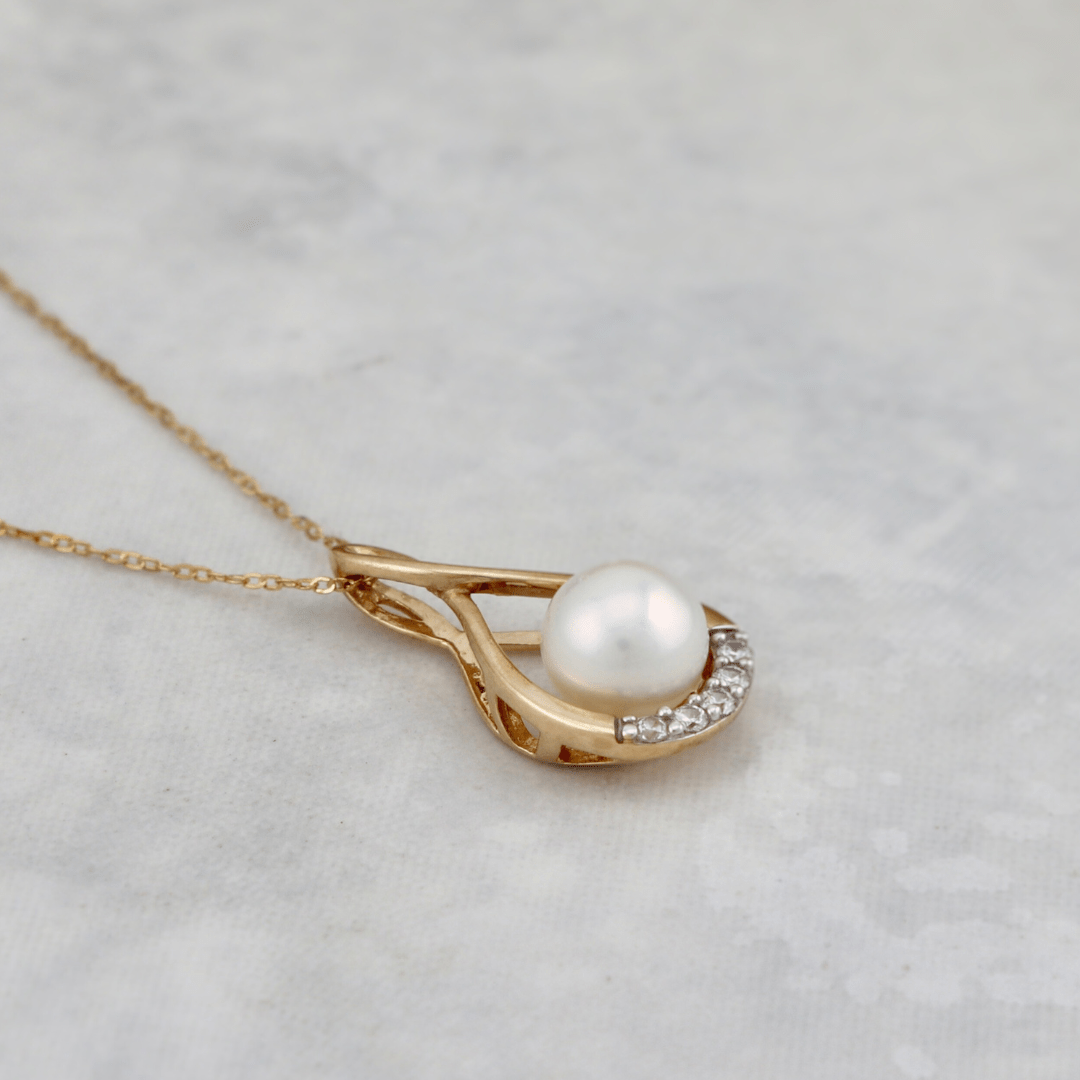 Collier Orya, perle et diamants - Colliers Collier en or 10K, perle 7 mm et diamants 0,08 ctw | Mathieu Blanchard Mathieu Blanchard Joaillerie
