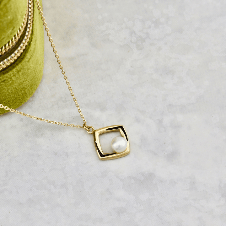 Collier Perles en or jaune 10K Mathieu Blanchard Joaillerie Or jaune 10K G080-3 Collier Perles en or 10K et émail noir | Mathieu Blanchard Mathieu Blanchard Joaillerie