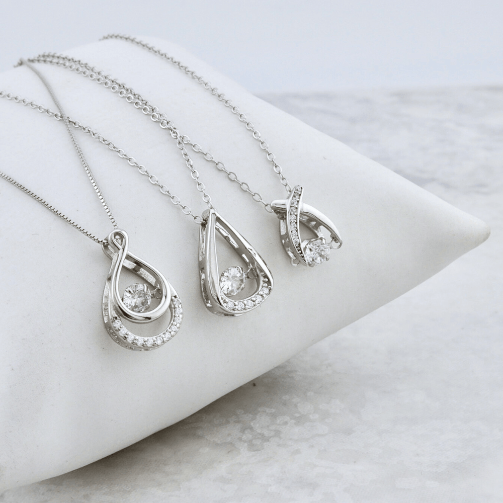 Collier Sereno en argent sterling Mathieu Blanchard Pendants Argent / Argent sterling PCOAM12895S Collier avec pierre centrale en mouvement | Mathieu Blanchard Mathieu Blanchard Joaillerie