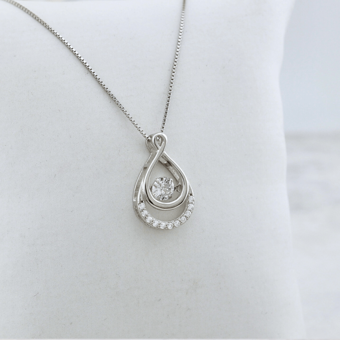 Collier Sereno en argent sterling Mathieu Blanchard Pendants Argent / Argent sterling PCOAM12895S Collier avec pierre centrale en mouvement | Mathieu Blanchard Mathieu Blanchard Joaillerie