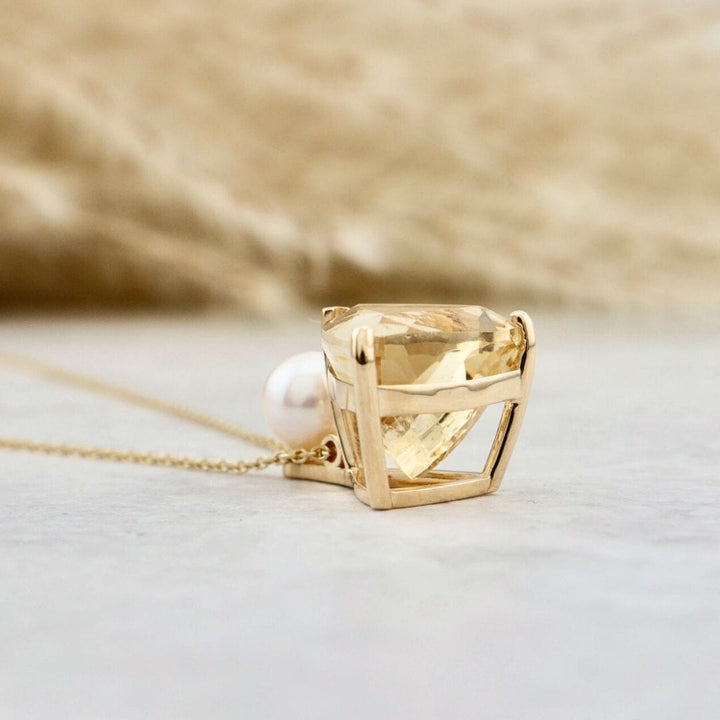 Mathieu Blanchard Collier Doré / Or 14K Collier Trillion en or 14K, perle et citrine