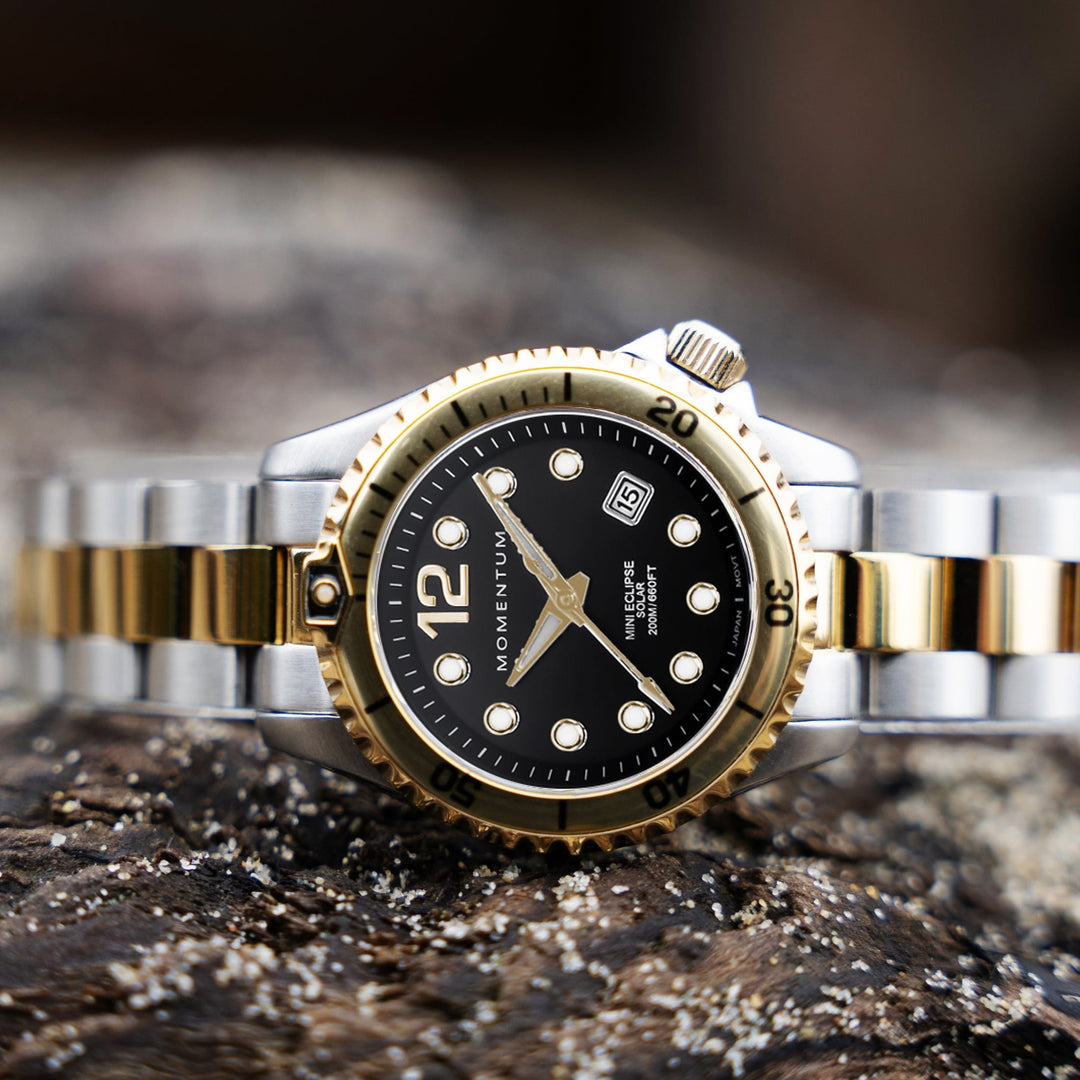 Momentum Montres Acier inoxydable Montre à énergie solaire 30mm Mini Eclipse 2-tons