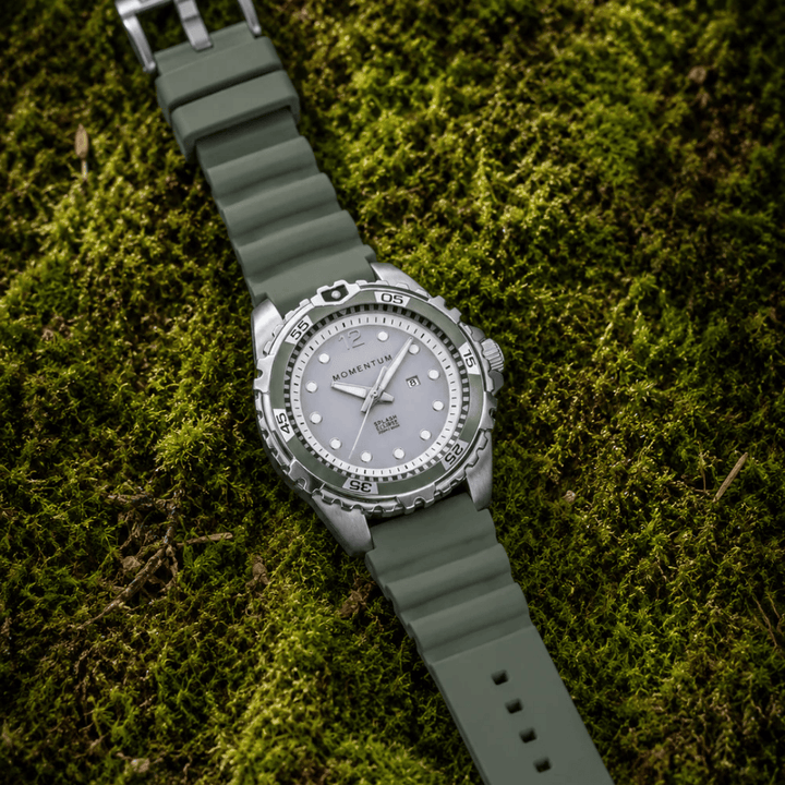 Momentum Montres Montre à énergie solaire 38mm Eclipse khaki