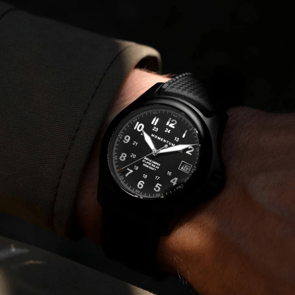 Momentum Montres Caoutchouc Montre à énergie solaire 38mm Smokejumper Eclipse Noir