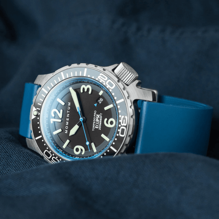 Momentum Montres Montre à énergie solaire 44mm Torpedo bleu