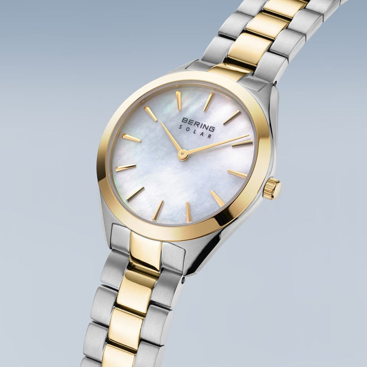 Montre à énergie solaire Bering Classic 2 tons 31mm 17331 710 Bering Montre Acier inoxydable plaqué or jaune 17331-710 Montre à énergie solaire Bering Classic 2 tons 31mm 17331-710 - Mathieu Blanchard Mathieu Blanchard Joaillerie