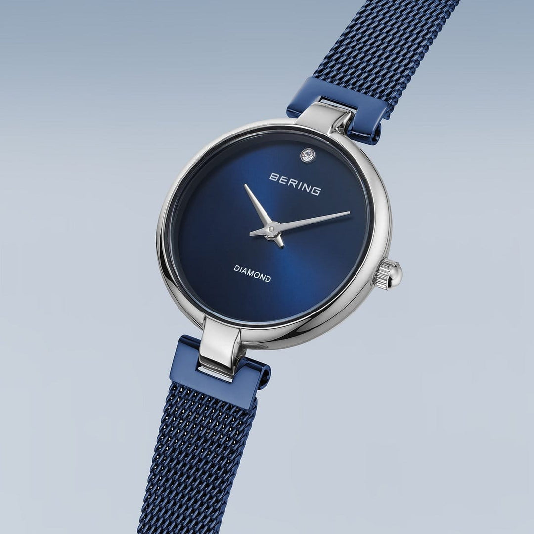 Montre Bering Bleu Brillant 24mm 17724 307 Bering Montre Acier inoxydable plaqué bleu 17724-307 Montre Bering Argent Bleu Brillant 24mm 17724-307 - Mathieu Blanchard - Dépositaire officiel Bering Canada Mathieu Blanchard Joaillerie