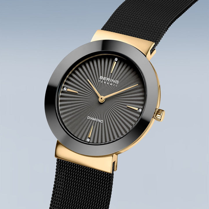 Montre Bering Ceramique 35mm 11435 132 Bering Montre Acier inoxydable plaqué or jaune et noir 11435-132 Montre Bering Ceramique Noire 35mm 11435-132 | Mathieu Blanchard Mathieu Blanchard Joaillerie