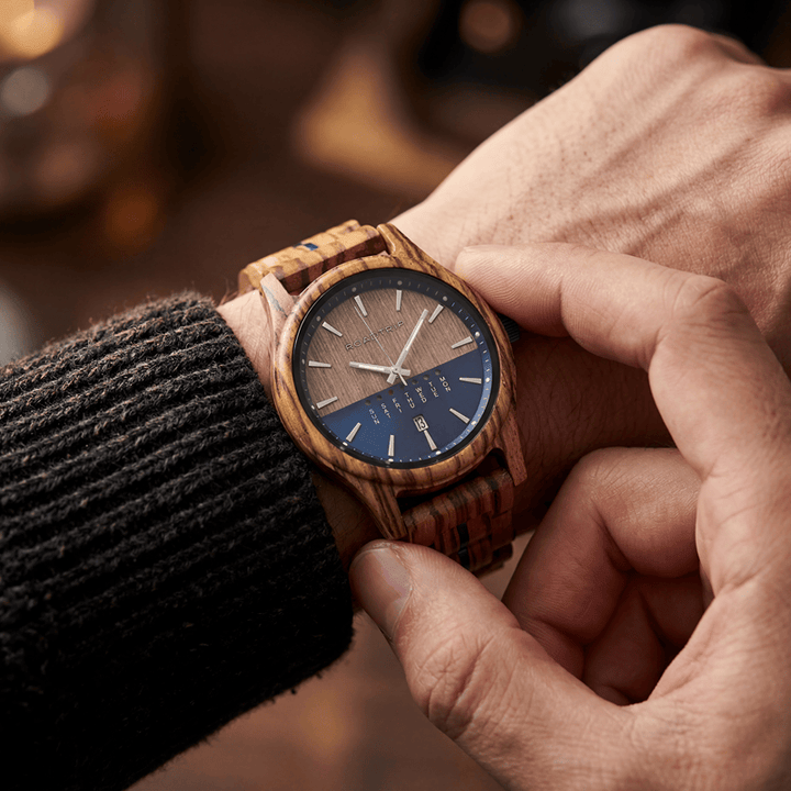 Montre en bois Horizon Heure Bleue Roadtripmadewood Montre en bois Acier inoxydable plaqué bleu RTMW-HORIZON-HEURE-BLEUE Montre Horizon - Heure Bleue en bois | Mathieu Blanchard Joaillerie Mathieu Blanchard Joaillerie