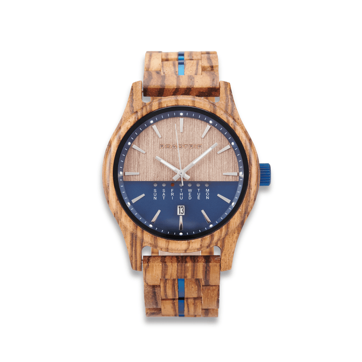 Montre en bois Horizon Heure Bleue Roadtripmadewood Montre en bois Acier inoxydable plaqué bleu RTMW-HORIZON-HEURE-BLEUE Montre Horizon - Heure Bleue en bois | Mathieu Blanchard Joaillerie Mathieu Blanchard Joaillerie